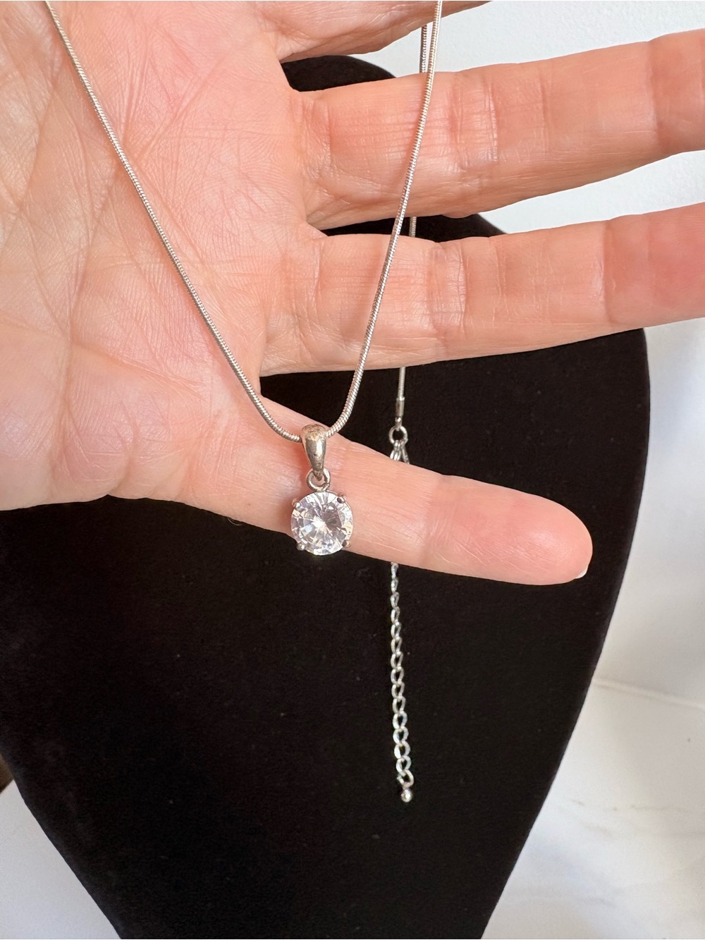 Vintage Avon 2002 Cubic Zirconia Solitaire Necklace Elegant Silver Tone NIB